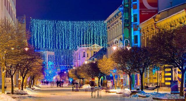 In The Center Mini * Iwano-Frankiwsk